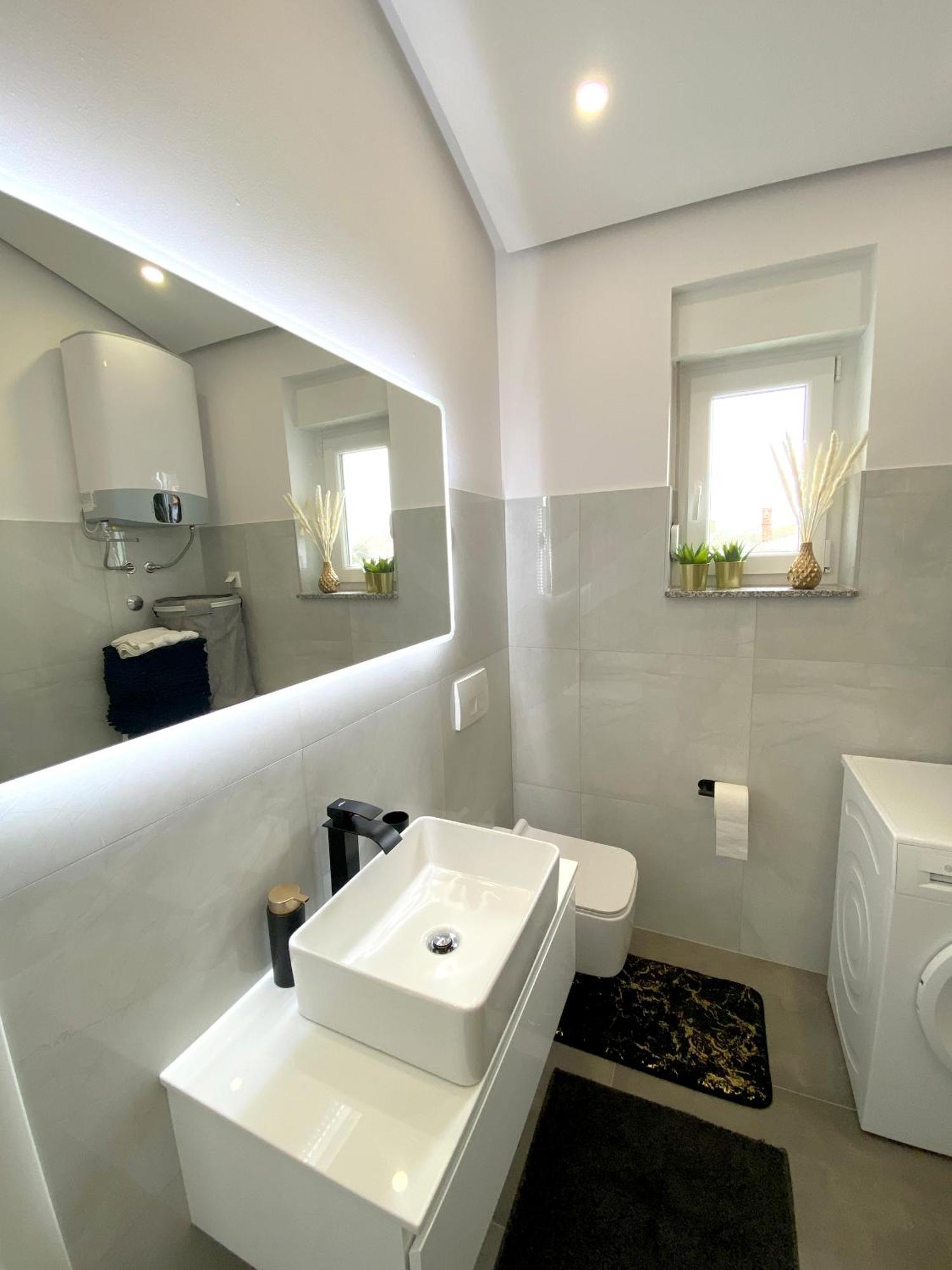 Apartments Bora Ližnjan Eksteriør billede